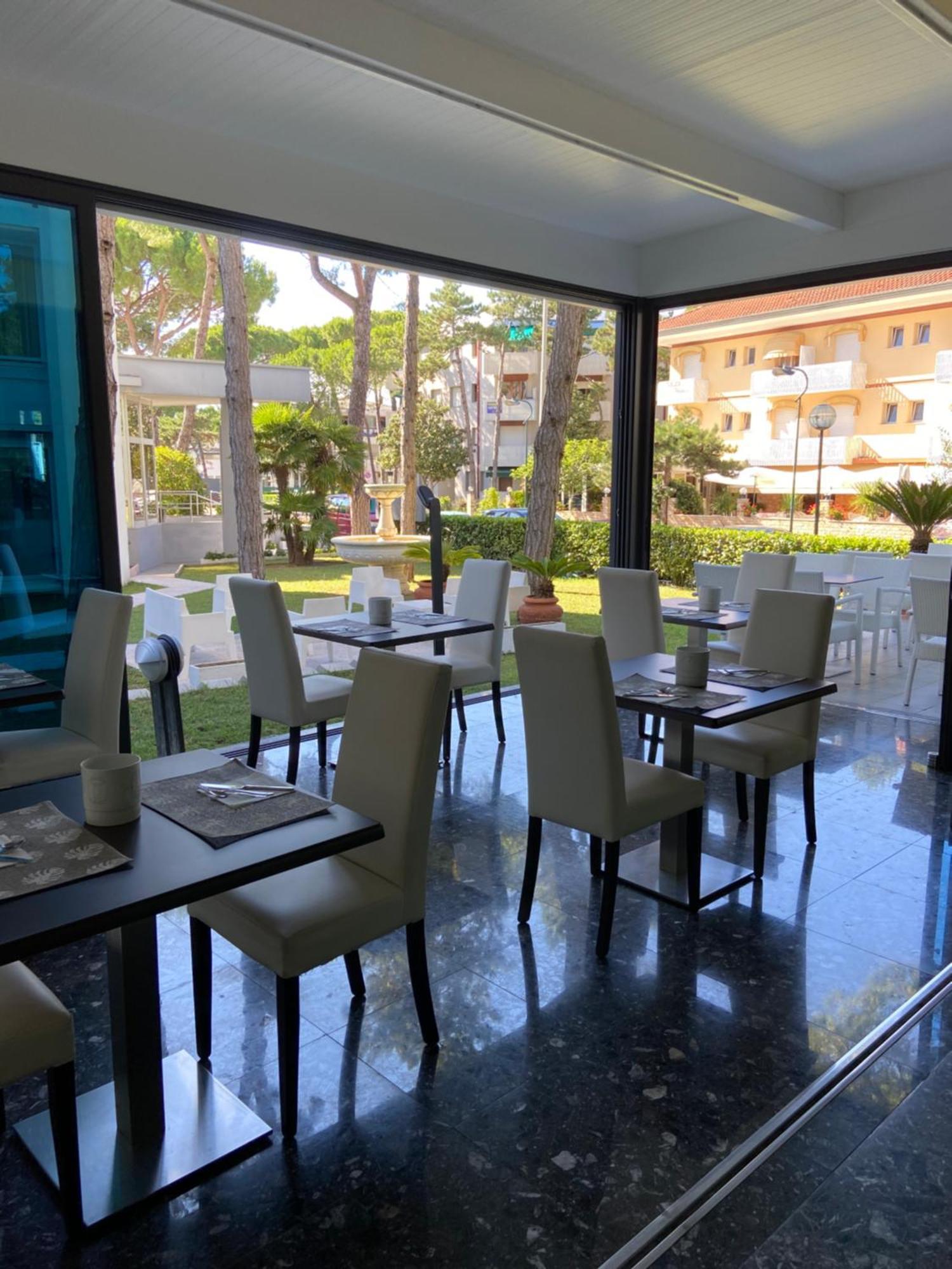 Hotel Bellevue Lignano Sabbiadoro Exteriör bild