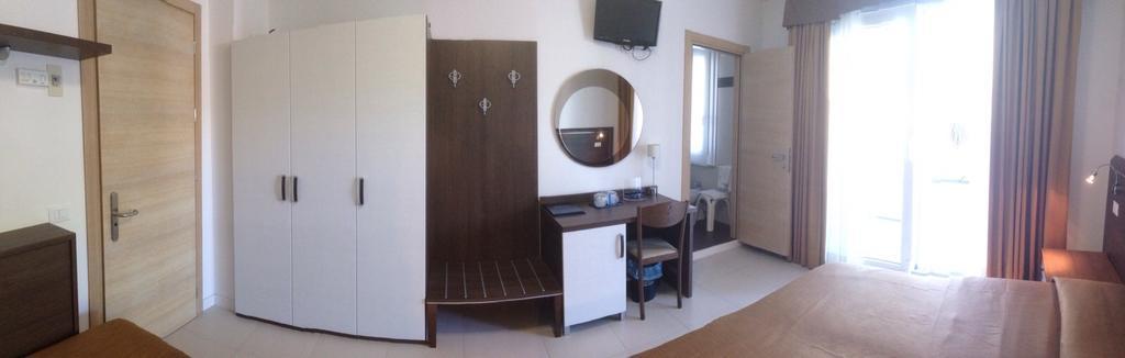 Hotel Bellevue Lignano Sabbiadoro Exteriör bild
