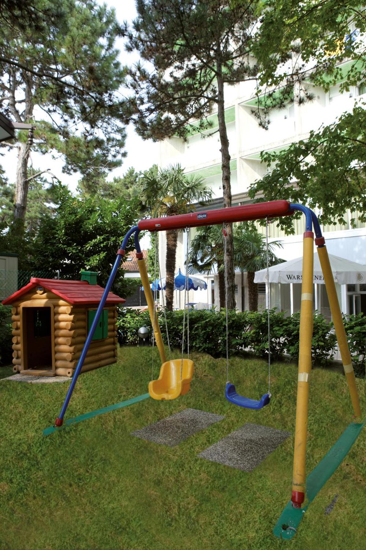Hotel Bellevue Lignano Sabbiadoro Exteriör bild