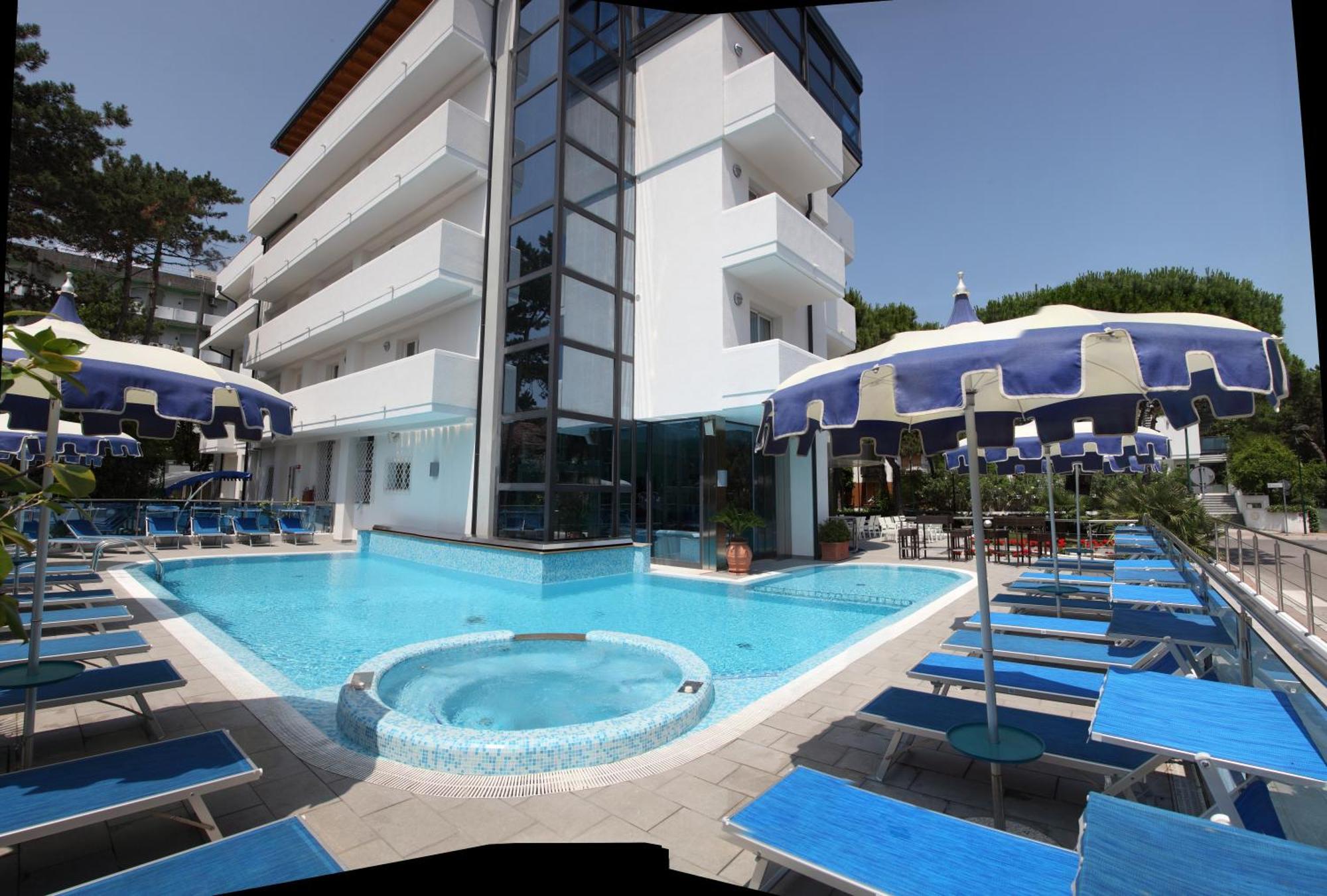 Hotel Bellevue Lignano Sabbiadoro Exteriör bild