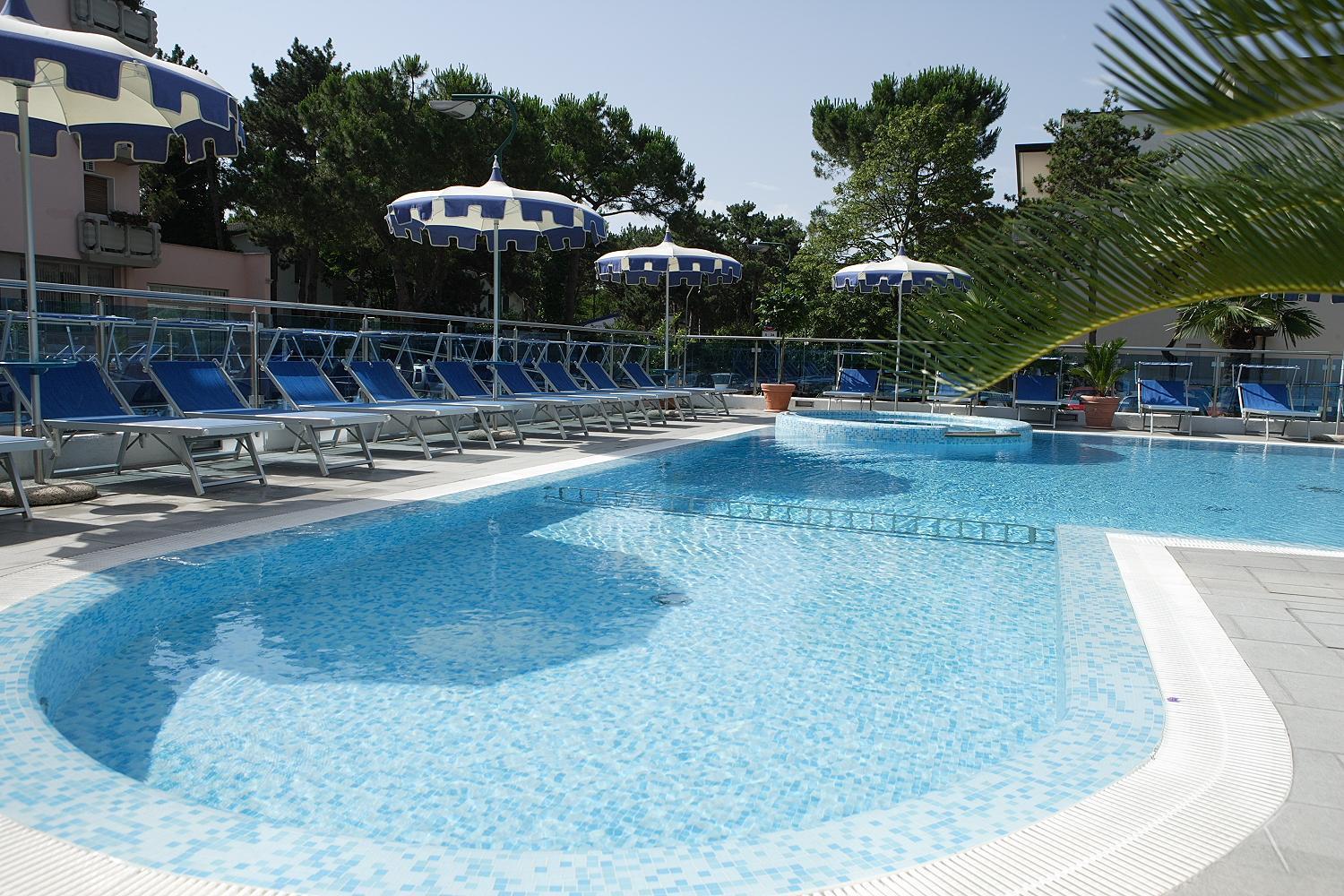 Hotel Bellevue Lignano Sabbiadoro Exteriör bild