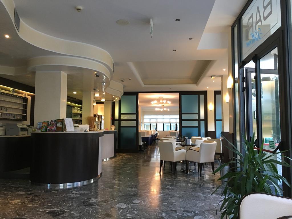 Hotel Bellevue Lignano Sabbiadoro Exteriör bild