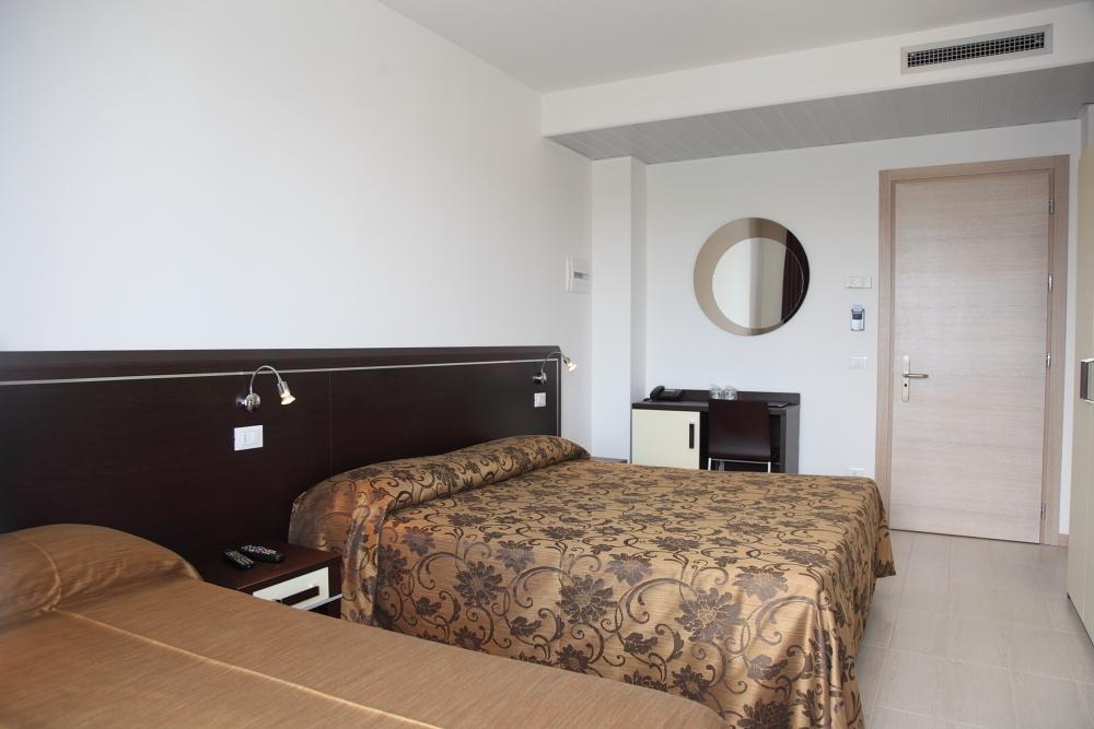 Hotel Bellevue Lignano Sabbiadoro Rum bild
