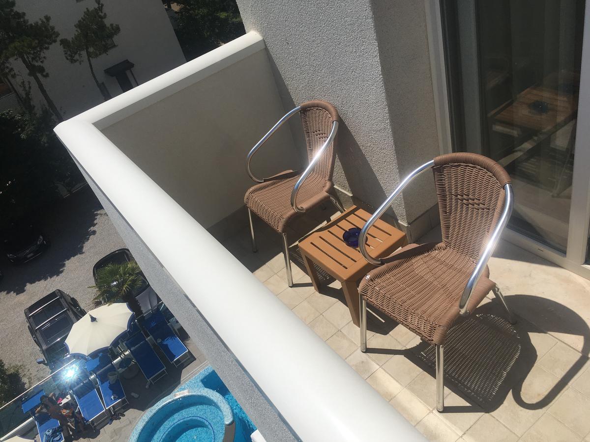 Hotel Bellevue Lignano Sabbiadoro Exteriör bild