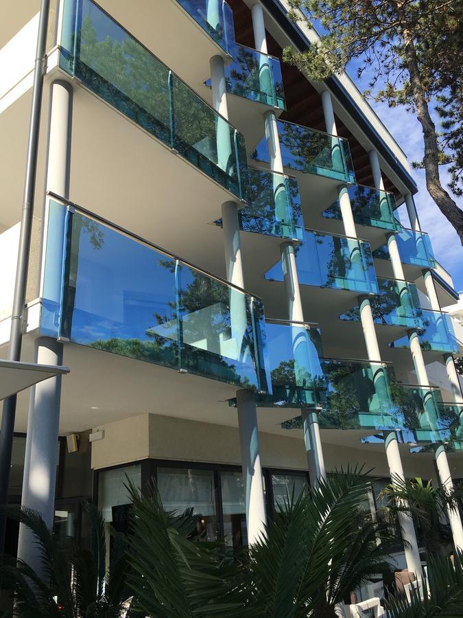 Hotel Bellevue Lignano Sabbiadoro Exteriör bild