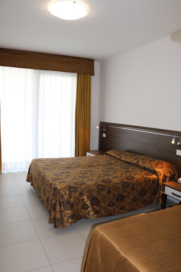 Hotel Bellevue Lignano Sabbiadoro Exteriör bild