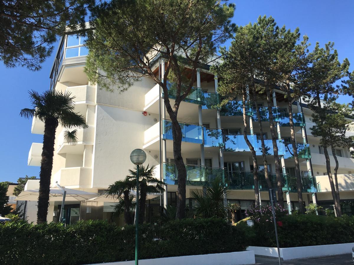 Hotel Bellevue Lignano Sabbiadoro Exteriör bild