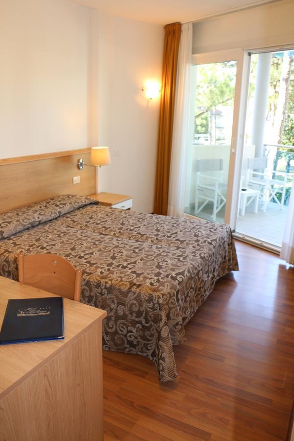 Hotel Bellevue Lignano Sabbiadoro Exteriör bild