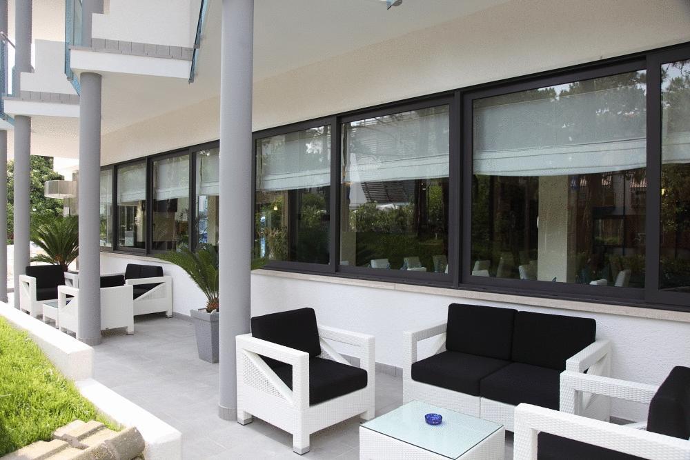 Hotel Bellevue Lignano Sabbiadoro Exteriör bild